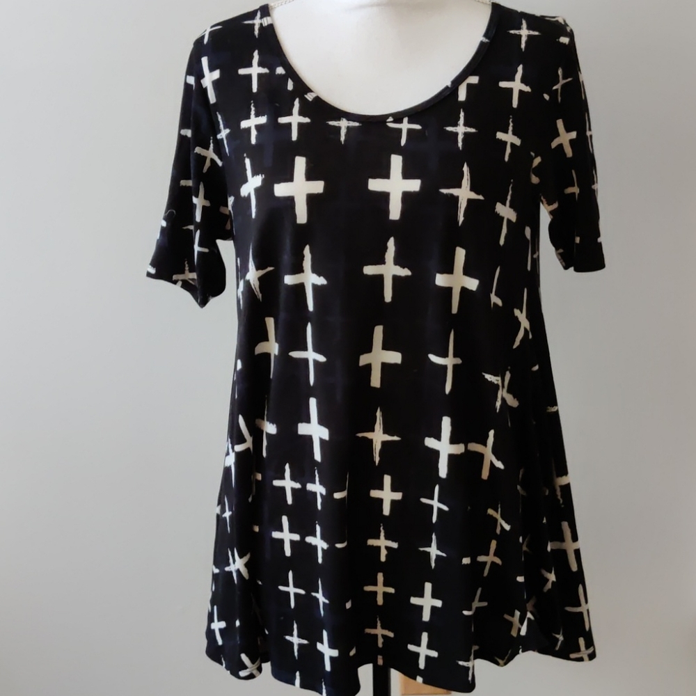 LuLaRoe Black & White Top Size Small